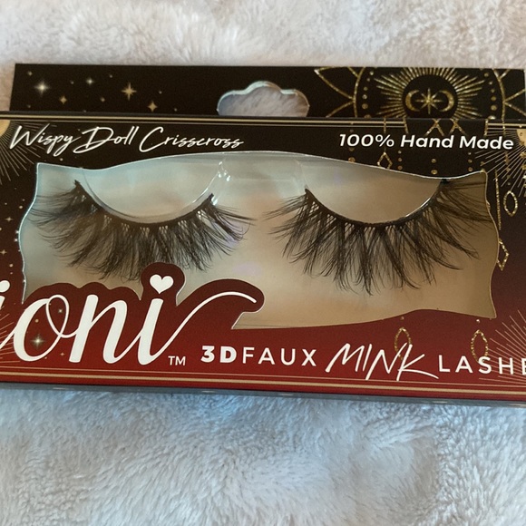 Faux mink lashes - Picture 3 of 3